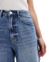 Фото #5 товара Stradivarius Petite denim dad short in medium blue