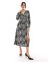 Фото #1 товара New Look long sleeve wrap midi dress in black and white stripe