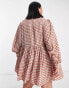 Фото #4 товара Daisy Street Plus mini smock dress in micro pink brown check