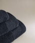 Фото #4 товара Полотенце из хлопкового вельвета с вафельным плетением ZARAHOME Cotton terry waffle-knit towel