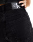 Фото #2 товара Calvin Klein Jeans mom denim shorts in black