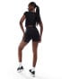 Nike Training One wrapped high waisted 5 inch legging shorts in black Черный, XS - фото #3