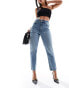 Фото #1 товара New Look ripped mom jean in tinted blue wash