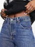 Фото #2 товара Levi's 501 crop jeans in indigo