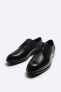 Smart pointed-toe shoes