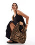 Фото #2 товара Pull&Bear shoulder bag with pocket detail in leopard print