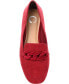 ფოტო #4 პროდუქტის Women's Cordell Chain Detail Loafers