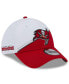 Фото #1 товара Бейсболка-панама New Era мужская белая, красная Tampa Bay Buccaneers 2023 Sideline 39THIRTY Flex Hat.