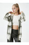 Фото #2 товара Рубашка женская Koton модель "Удлиненная накидка с капюшоном и карманами из двух разных тканей"