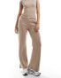 Фото #4 товара In The Style fITS v front wide leg joggers co-ord in mocha