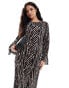 Фото #2 товара Vila plisse maxi dress with wide sleeves in zig zag animal print