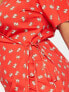 Daisy Street Plus – Kurzärmliges rotes Minikleid mit Wickeldesign vorne und Blümchenmuster