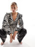 Фото #1 товара New Look ruffle long sleeve blouse in zebra print