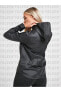 Running Essential Jacket in Black Kadın Spor Ceket