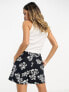 Фото #4 товара ASOS DESIGN boxer short with linen in floral print co-ord