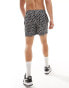 Nike Swimming Swoosh Link 5 inch volley swim shorts in black all over print Черный, XS - W26-29 - фото #4