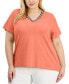 ფოტო #1 პროდუქტის Plus Size Contrast Trim V-Neck Top