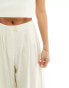 Фото #5 товара Stradivarius Petite fluid pleat front trouser in buttermilk