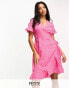 Фото #2 товара Vero Moda Petite wrap mini dress in pink spot print