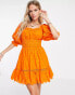 Topshop – Gesmoktes Minikleid in Orange mit Lochmuster