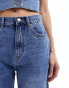 Фото #2 товара Pull&Bear high waisted mom jean in dark blue