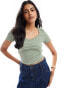 Фото #1 товара ONLY ribbed v-neck lettuce hem top with print in sage green