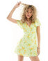 Фото #4 товара Emory Park ditsy floral v neck mini dress in lime floral