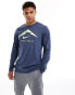 Фото #2 товара Nike Running Trail Dri-Fit graphic long sleeve t-shirt in navy