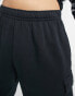 Nike Club cargo short in black