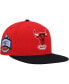 ფოტო #1 პროდუქტის Men's Red, Black Chicago Bulls Hardwood Classics Coast to Coast Fitted Hat