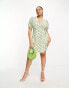 Фото #1 товара Glamorous Curve short sleeve wrap mini dress in green retro floral