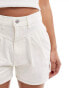 Levi's Featherweight mom shorts in white