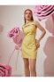 Фото #2 товара Kayık Yaka Düz Diz Üstü Sarı Kadın Elbise Rachel Araz