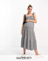 Фото #2 товара The Frolic Maternity tiered summer beach skirt co-ord in black and white gingham