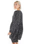 Фото #4 товара Monki button through mini dress in mono ditsy print