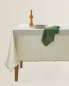 Фото #1 товара Scalloped cotton and linen blend tablecloth