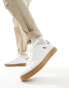 Фото #10 товара Levi's Piper trainer in white with logo and gumsole