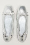 Metallic gathered ballet flats with bow