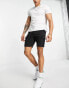 New Look slim fit cargo shorts in black