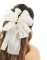 True Decadence bow hair claw in white - фото #1