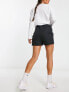 Фото #2 товара Nike mini swoosh woven cargo shorts with pockets in black