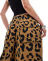 COLLUSION unisex washed leopard print longline shorts Knallorange, L - фото #4