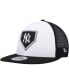 Фото #5 товара Men's White and Black New York Yankees 2022 Clubhouse Trucker 9FIFTY Snapback Hat
