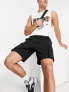 Фото #1 товара River Island two pocket cargo shorts in black