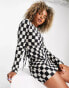 Фото #4 товара Daisy Street open back bodycon mini dress in checkboard velvet plisse