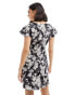 Фото #4 товара ASOS DESIGN v neck flutter sleeve mini tea dress in mono blurred floral print