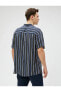 Фото #4 товара Рубашка мужская Koton Respect Life - Короткий рукав - Классический воротник - Кнопочная - Экологичная ткань