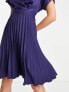 Closet London Tall – Plissiertes Midi-Skater-Kleid in Marineblau mit gewickelter Vorderseite