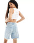 Фото #4 товара Stradivarius Petite – Dad-Jeansshorts in Hellblau mit Rissen