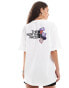 Фото #4 товара The North Face Expedition Stickers back print oversized t-shirt in white exclusive to ASOS